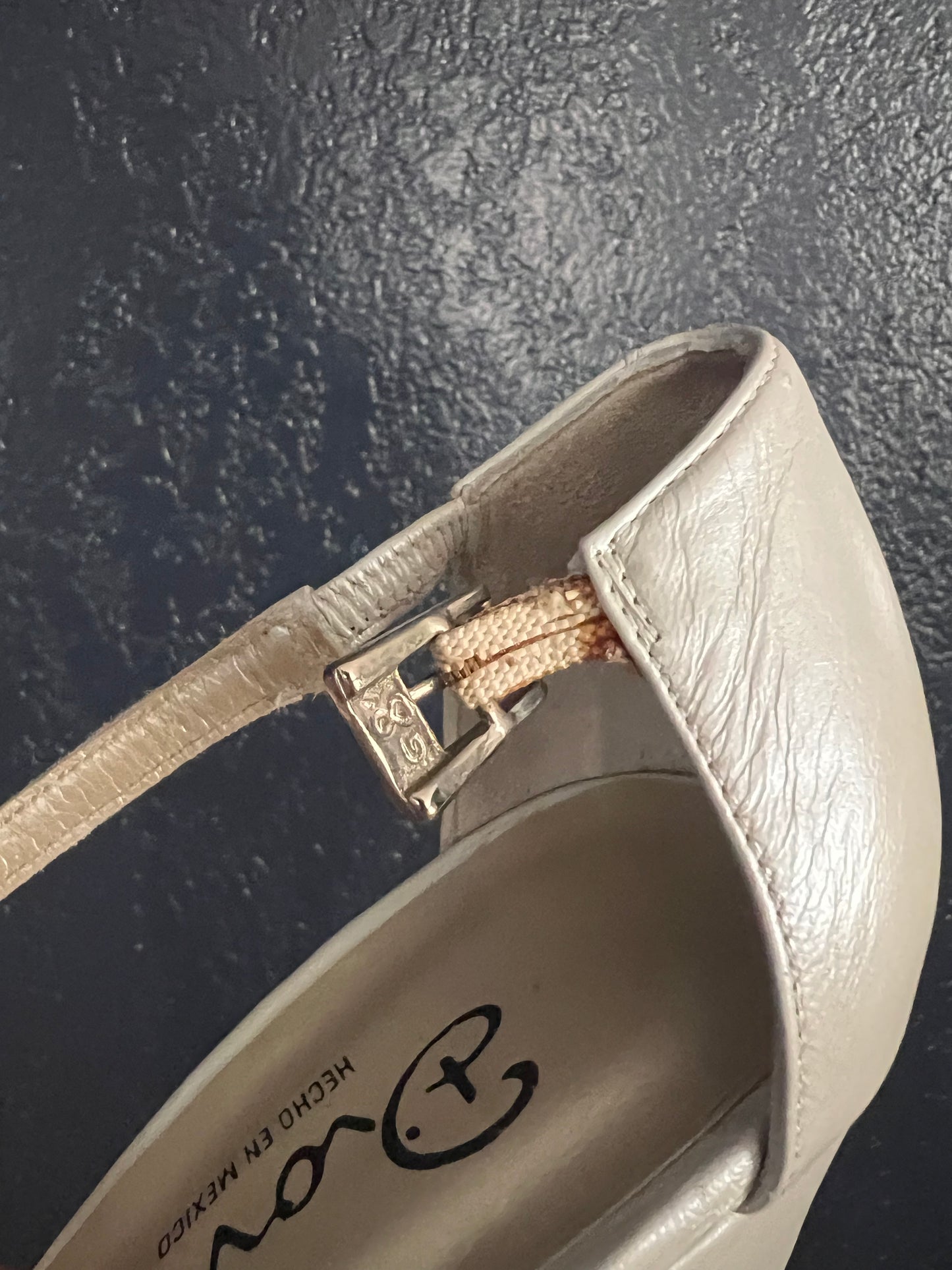 Vintage Dione Zapatos Metallic Gray Leather Crossed Ankle Strap Heels