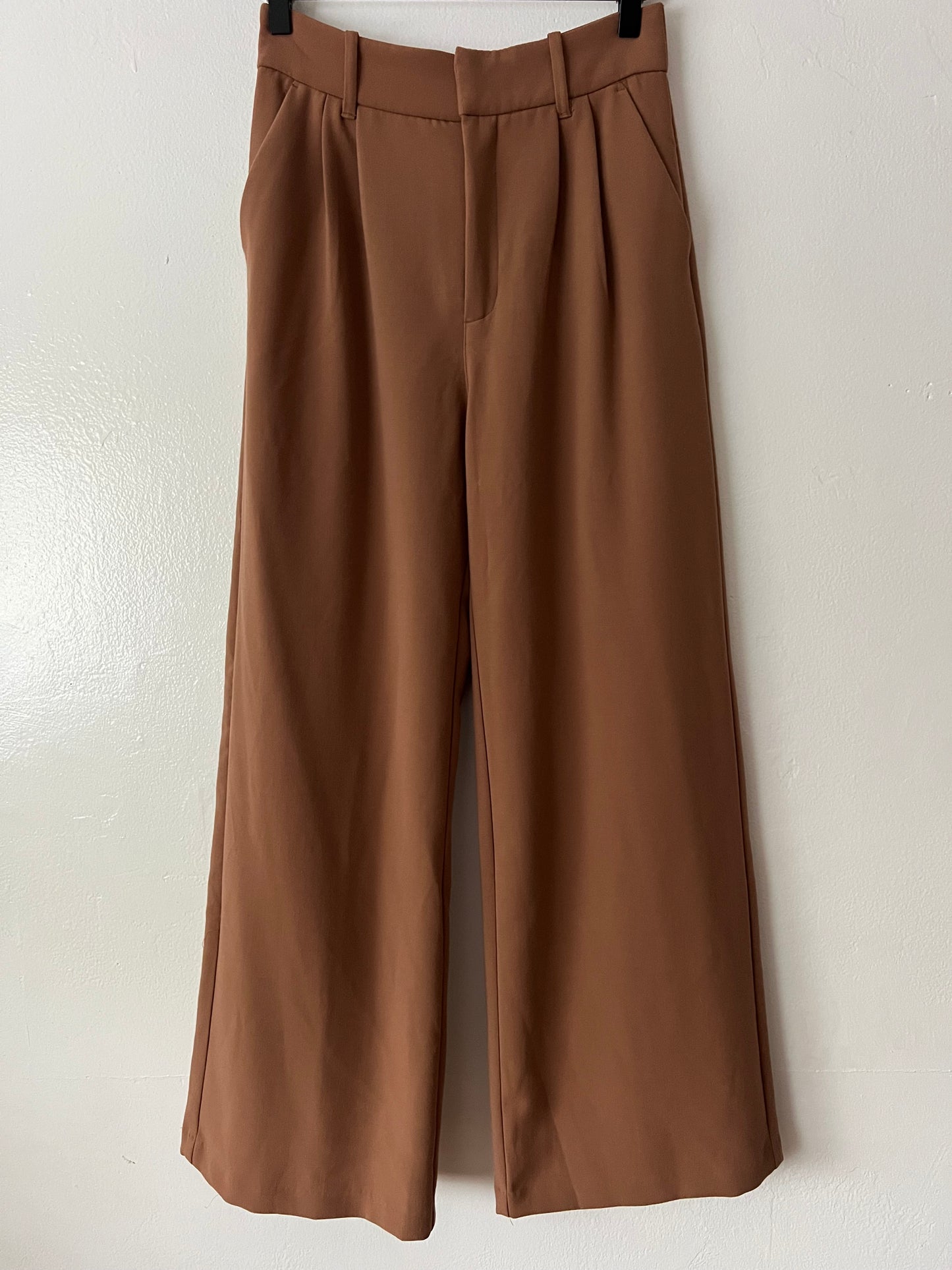 Abercrombie & Fitch Sloane Tailored
Wide Leg Pant