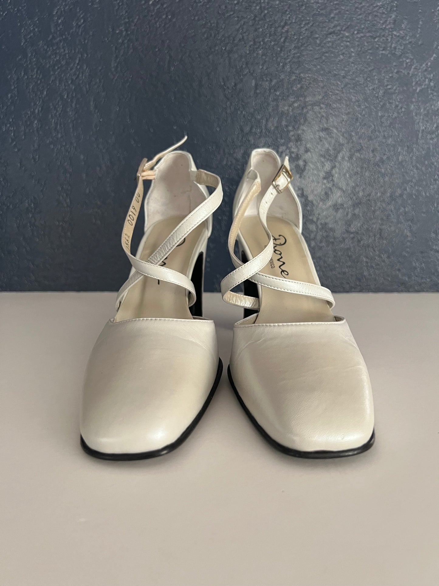 Vintage Dione Zapatos Metallic Gray Leather Crossed Ankle Strap Heels