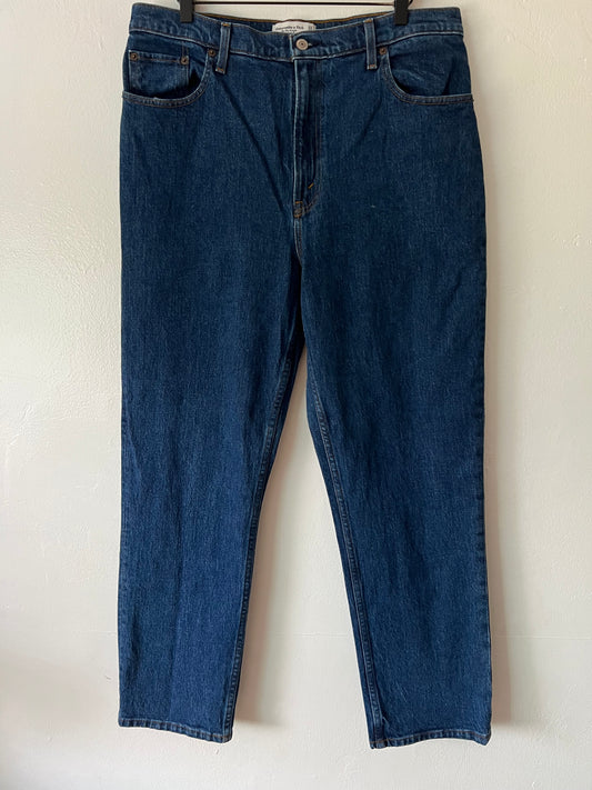 Abercrombie & Fitch The 90s Straight Ultra High Rise Jean