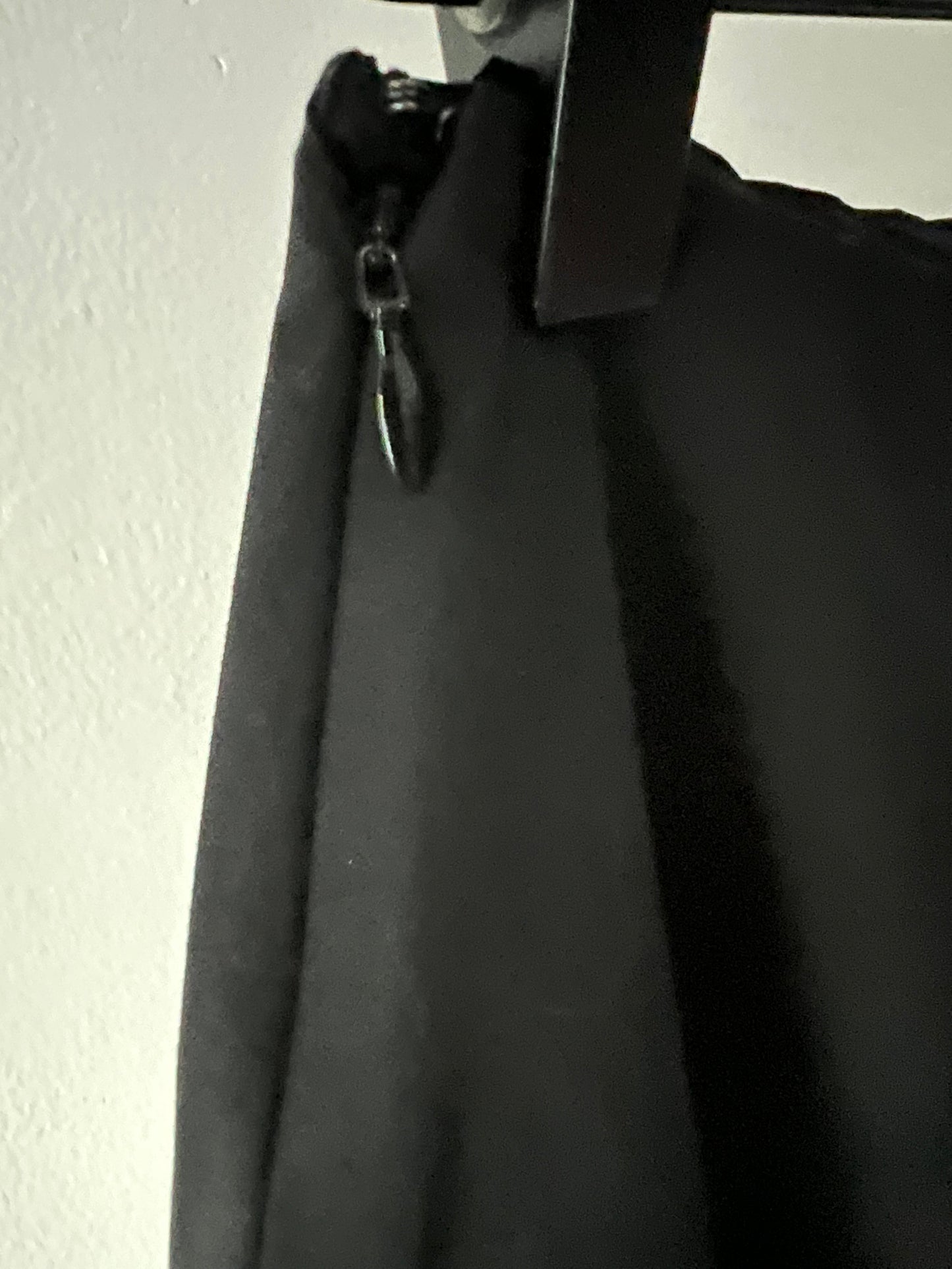 Aritzia Babaton Black Midi Skirt