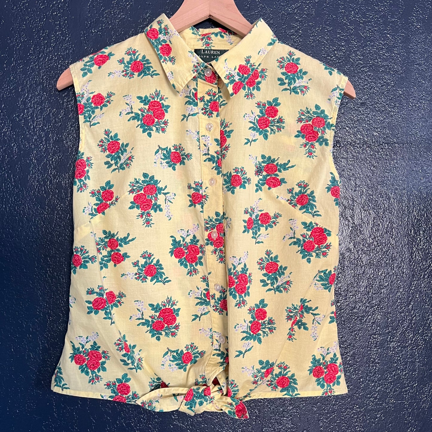 Vintage Lauren Ralph Lauren Sleeveless Button-up Shirt in Floral Print