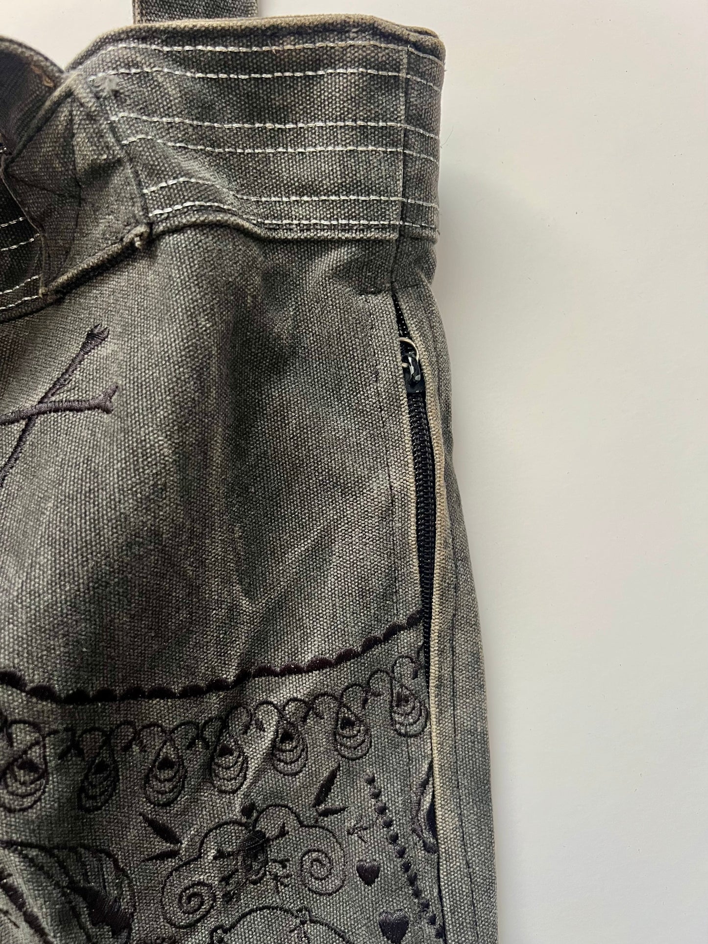 Vintage Loungefly Skull Shoulder Bag