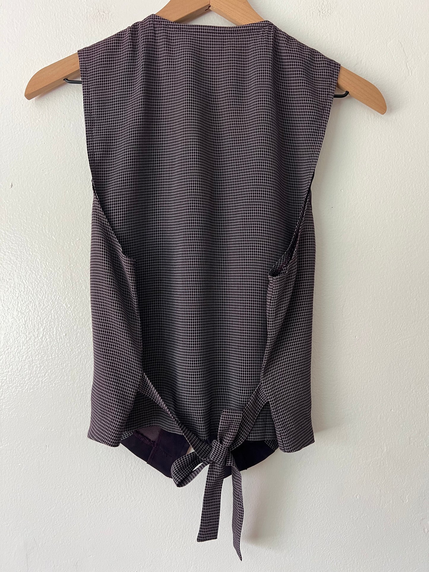 Vintage En Focus Studio Tie-Back Vest