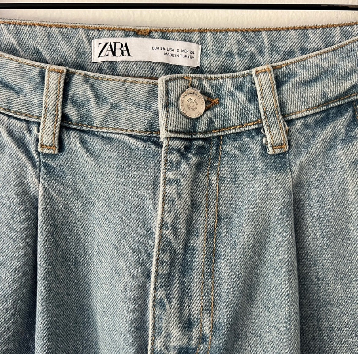 Zara High Waisted Ballon Jeans