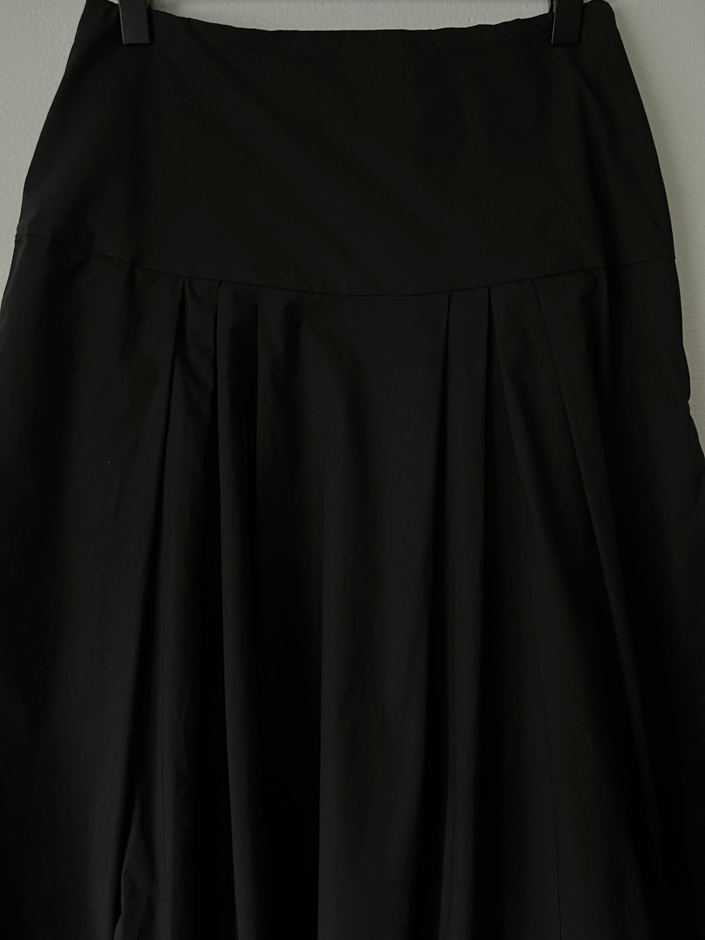 Aritzia Babaton Black Midi Skirt