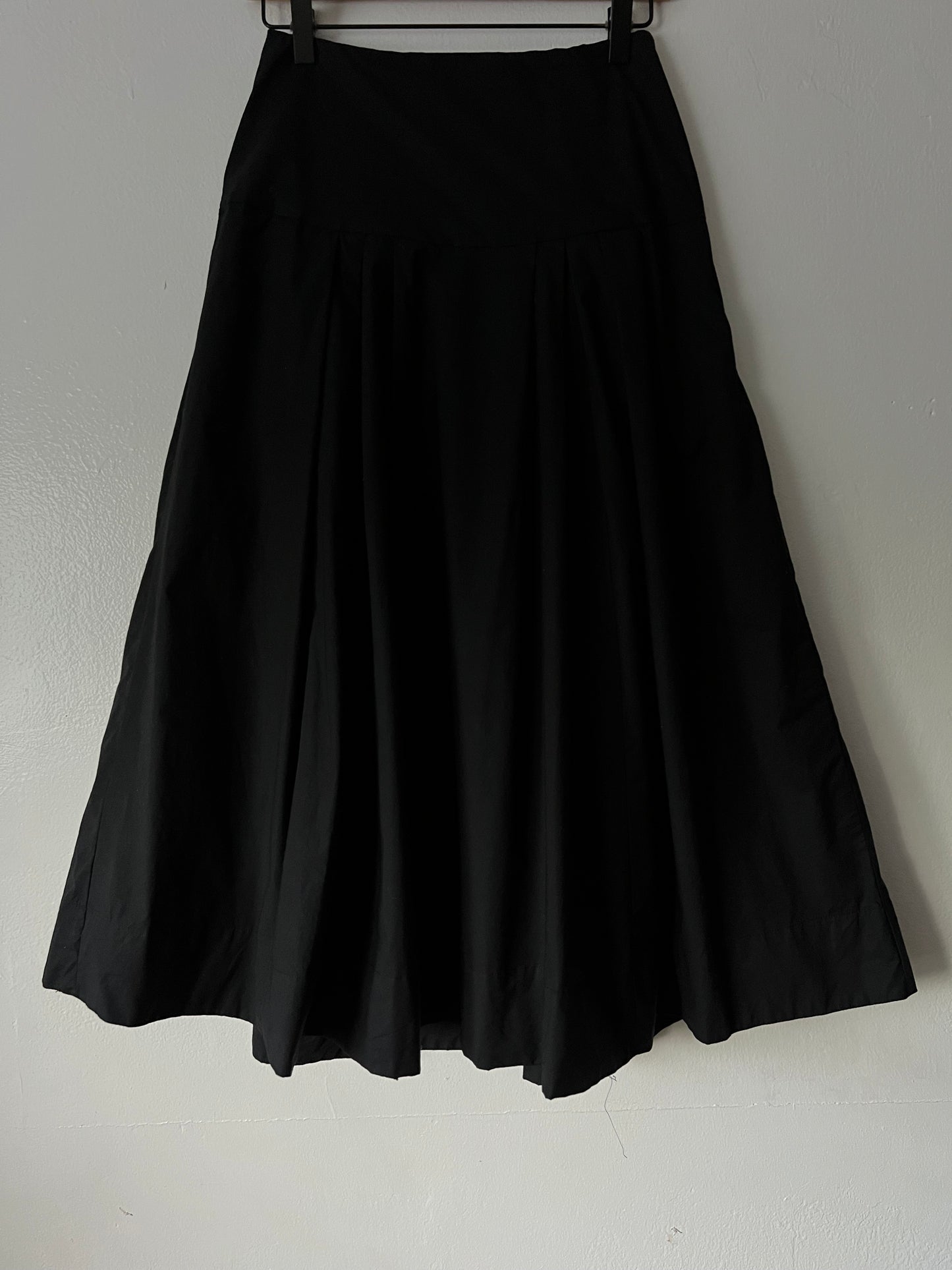 Aritzia Babaton Black Midi Skirt
