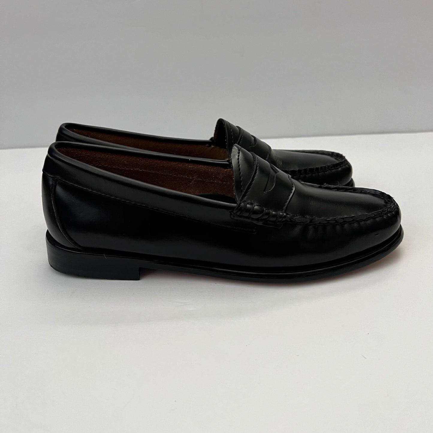 G.H.Bass. Whitney Weejuns Loafer in Black