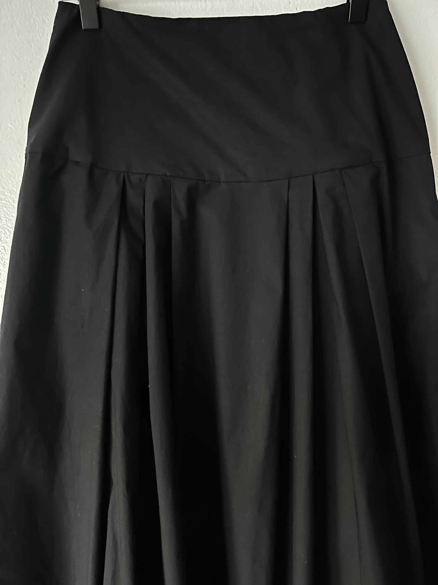 Aritzia Babaton Black Midi Skirt