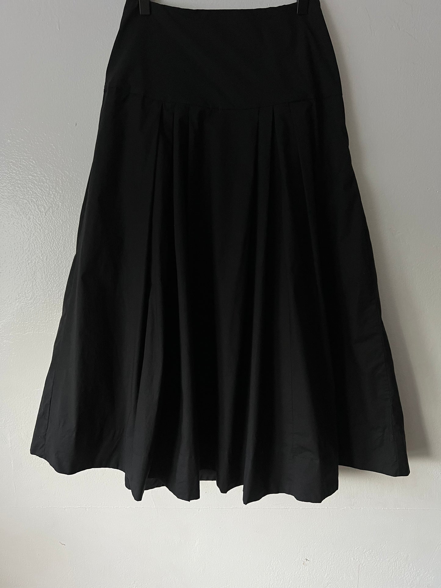Aritzia Babaton Black Midi Skirt
